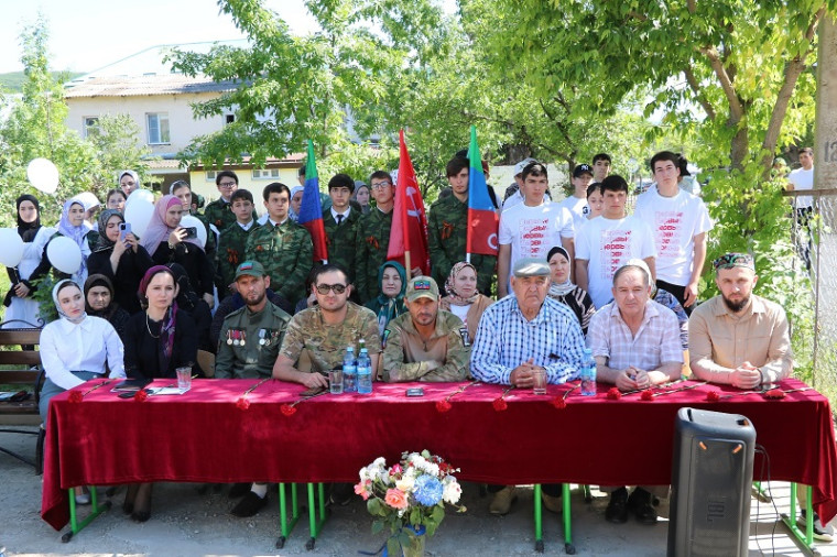 Мероприятие по увековечению памяти участника СВО Имам- Паши Абужанатова провели в Дылымском лицее.